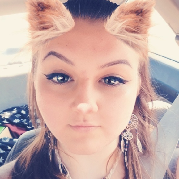 Meet your Posher, Meghan - Picture 2 of 2